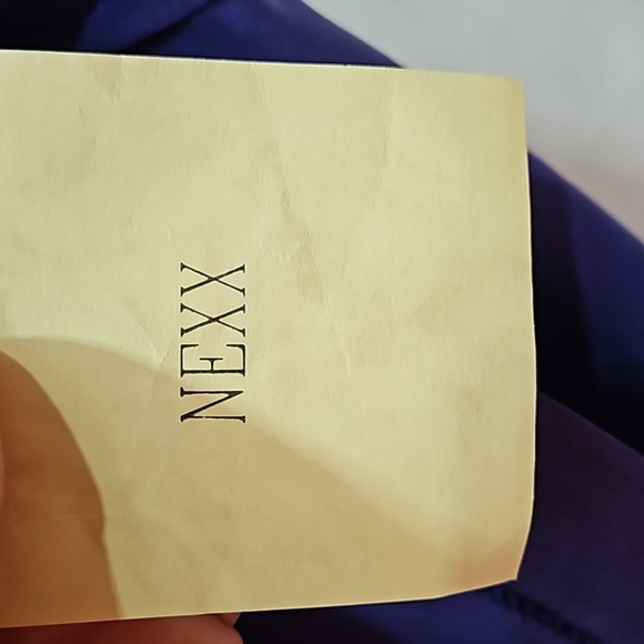 Nexx,  Periwinkle, Purple, 100% Silk, Button up, Sleeveless, V-neck, Lightweight - Picture 8 of 9